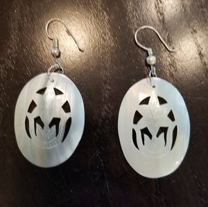 Mother of Pearl.star floral earrings